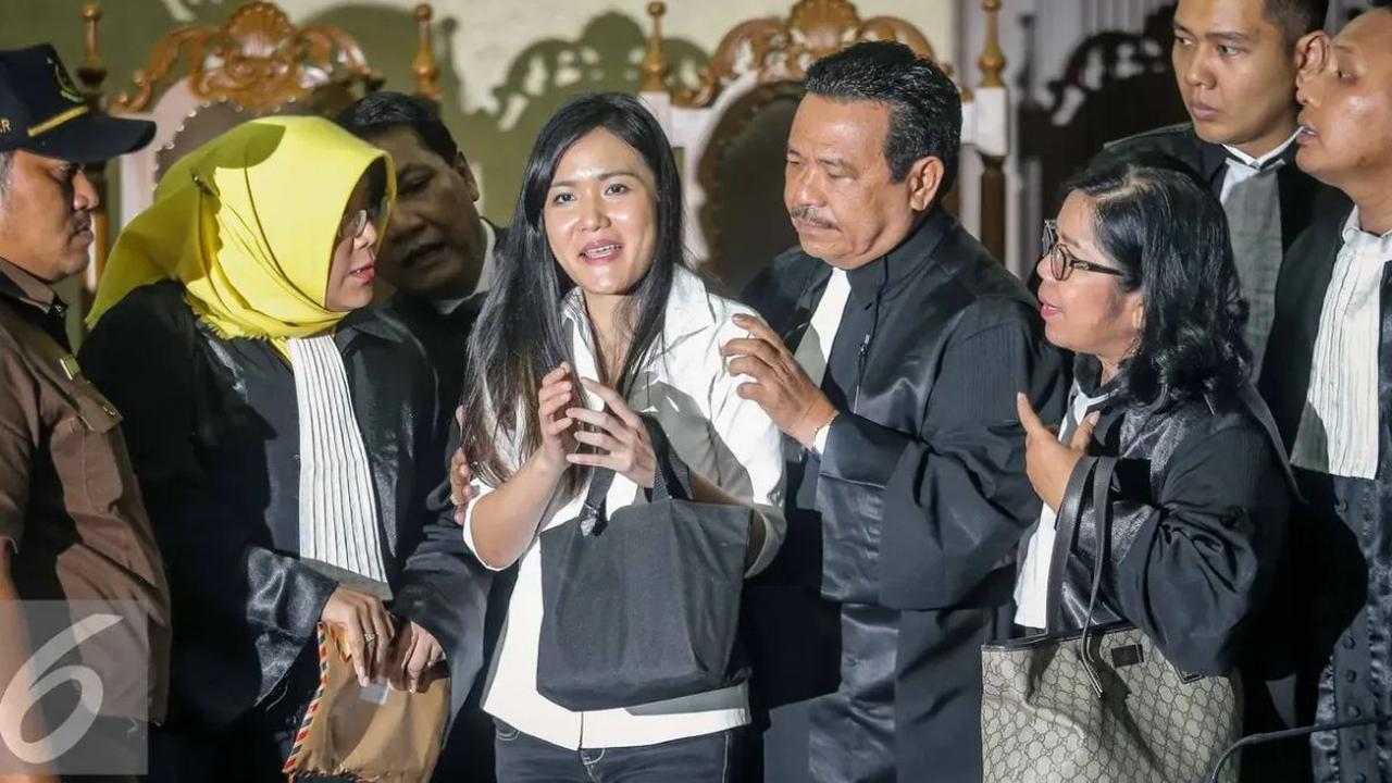 Film ini menghadirkan wawancara eksklusif dengan Jessica Wongso, yang merupakan pencapaian langka dalam pembuatan dokumenter kriminal.