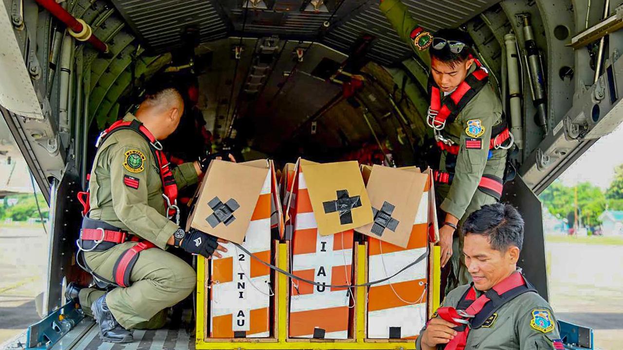 FOTO: Heli Box Jadi Andalan Kirim Bantuan Bencana Sumatera ke Wilayah Sulit Dijangkau