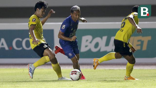 FOTO: Arema FC Tertinggal 0-2 dari Barito Putera di Babak Pertama - Dendi Santoso