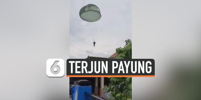 VIDEO: Heboh Rekaman Penerjun Payung Jatuh di Sidoarjo
