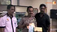 [VIDEO] Pusdokes Polri Cari DNA di Ganja dari Kantor Akil