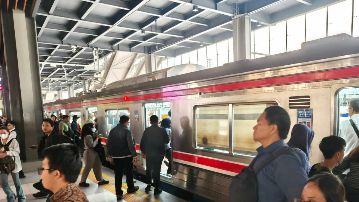 Sambut Tahun Baru 2026, Jam Operasional Layanan Kereta Diperpanjang