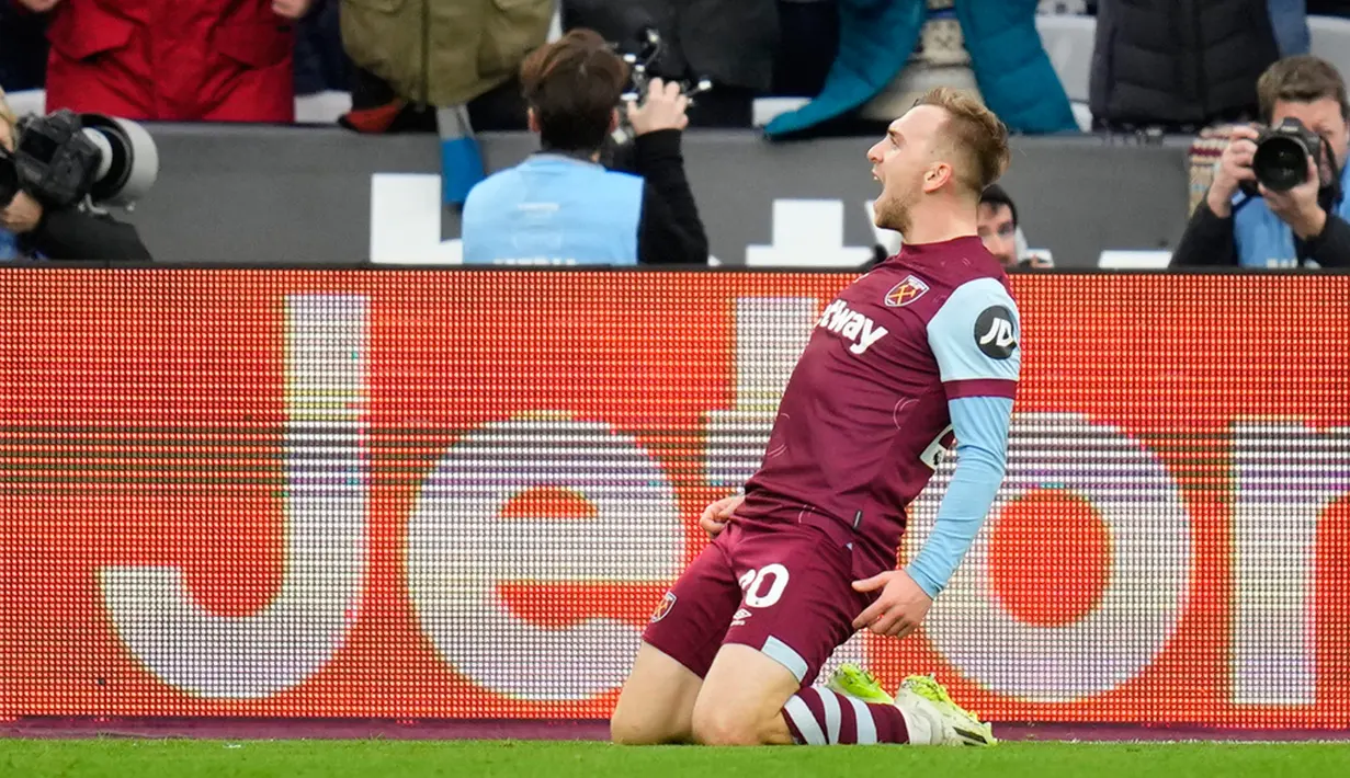 West Ham begitu mendominasi dan terus menekan MU hingga pertengahan babak pertama. Namun The Hammers sulit menciptakan peluang emas lagi. (AP Photo/Kirsty Wigglesworth)