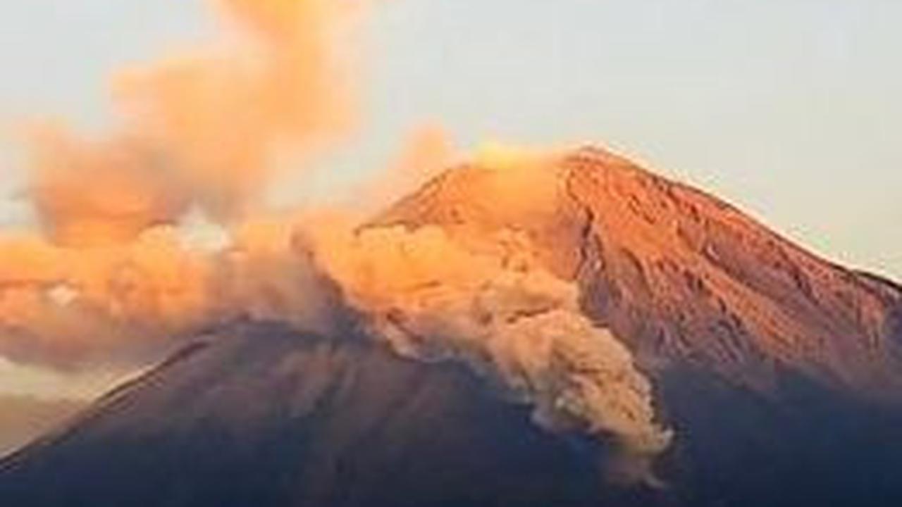 Gunung Semeru dan Marapi Erupsi Lagi, Masyarakat Diminta Waspada