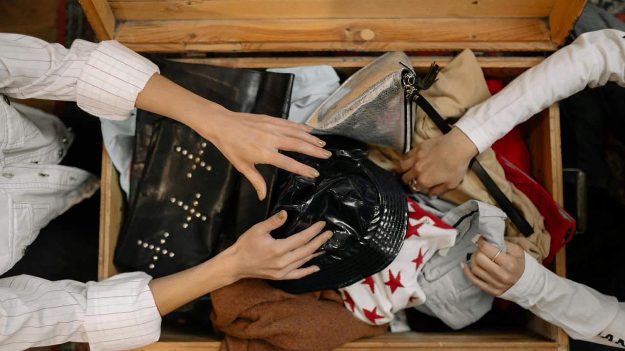 Belajar dari Kasus Pria Terkena Penyakit Kulit, Ahli Jelaskan Pentingnya Mencuci Baju Baru dan Thrifting Sebelum Dipakai