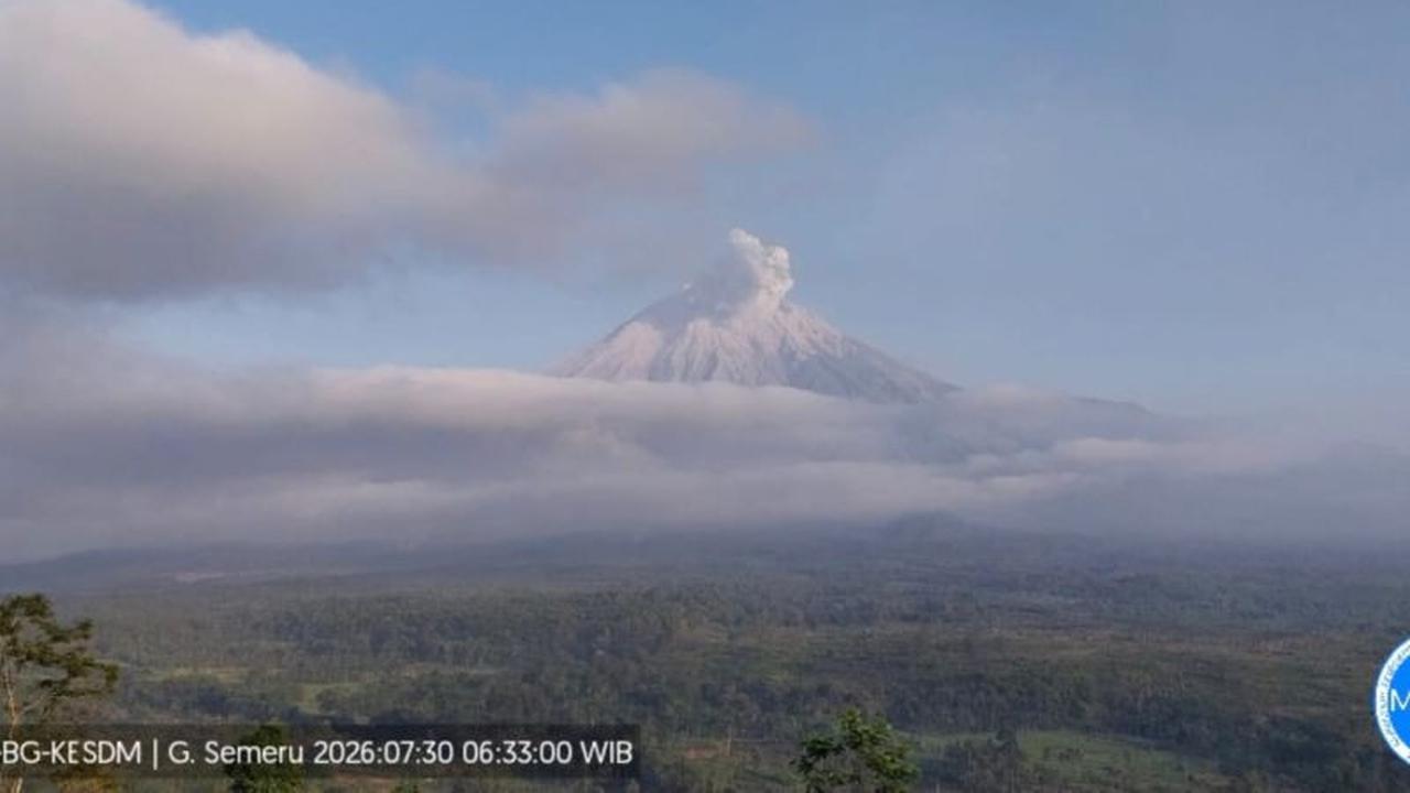 Pagi Ini, Semeru Erupsi: Kolom Abu 700 Meter, Ini Imbauan Jarak Aman
