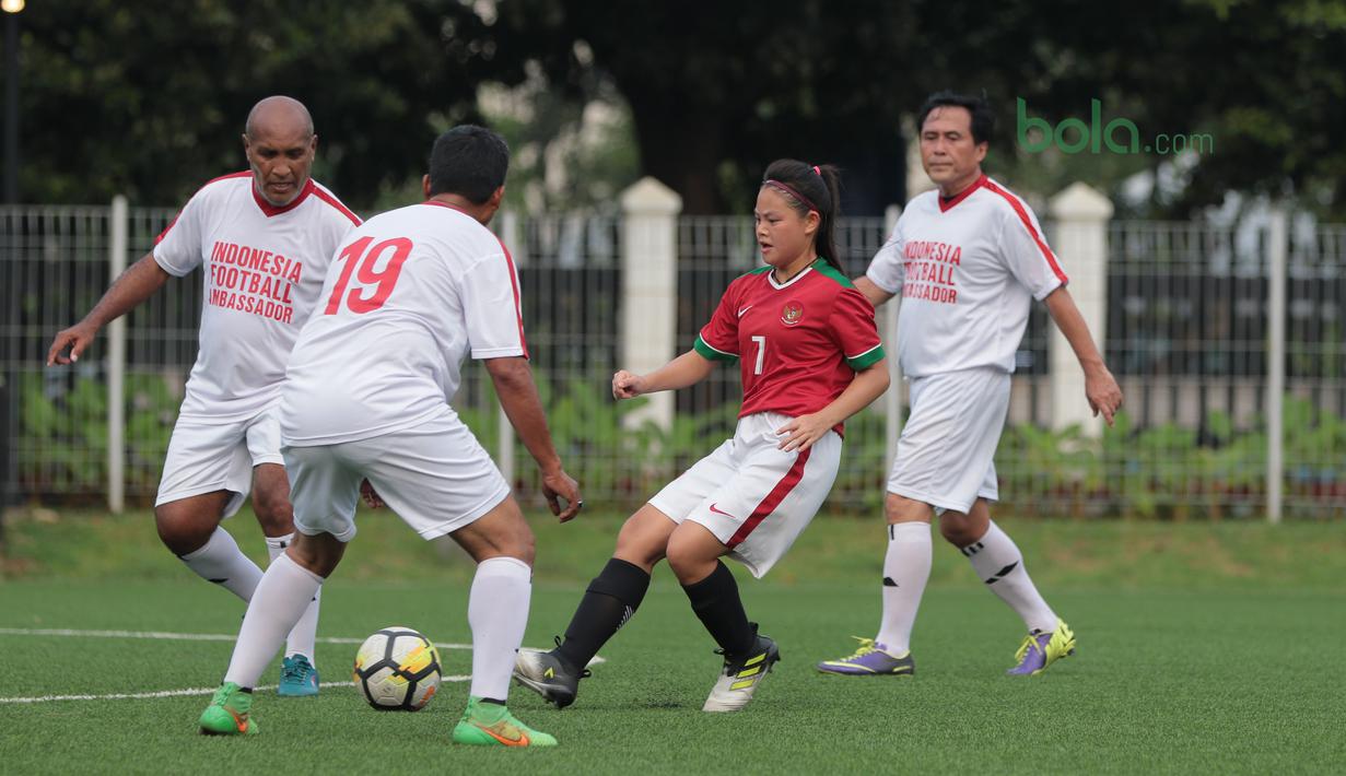 FOTO Timnas Wanita Indonesia Taklukkan Legenda Indonesia
