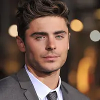 Zac Efron mengaku menggunakan Tinder namun tak ada yang ingin mencoba berkencan dengannya karena mengira profilnya palsu. (Pride)