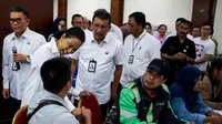 Menteri Badan Usaha Milik Negara (BUMN) Rini Soemarno memantau proses verifikasi pendaftaran program Mudik Bareng BUMN 2019 di Gedung Nyi Ageng Serang, Kuningan, Jakarta. Dok Kementerian BUMN