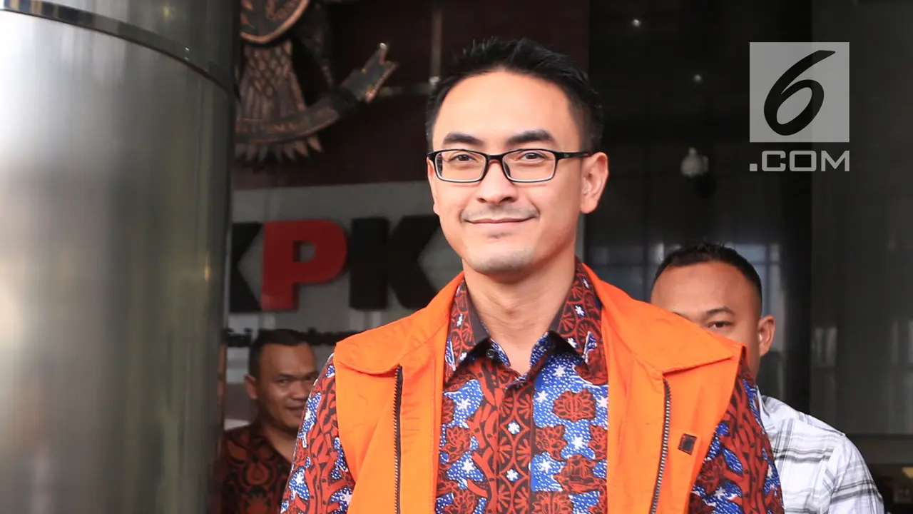 Senyum Zumi Zola Usai Diperiksa KPK
