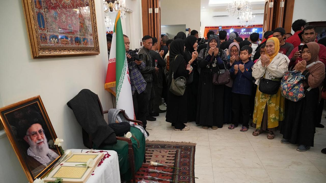 FOTO: Doa Bersama untuk Ayatollah Ali Khamenei Digelar di Jakarta
