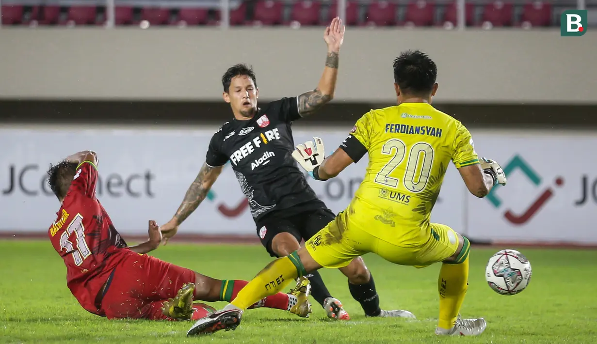 Persis Solo memastikan satu tiket ke babak delapan besar usai mengalahkan Hizbul Wathan 3-1 di Stadion Manahan, Solo, Selasa (23/11/2021). (Bola.com/Bagaskara Lazuardi)