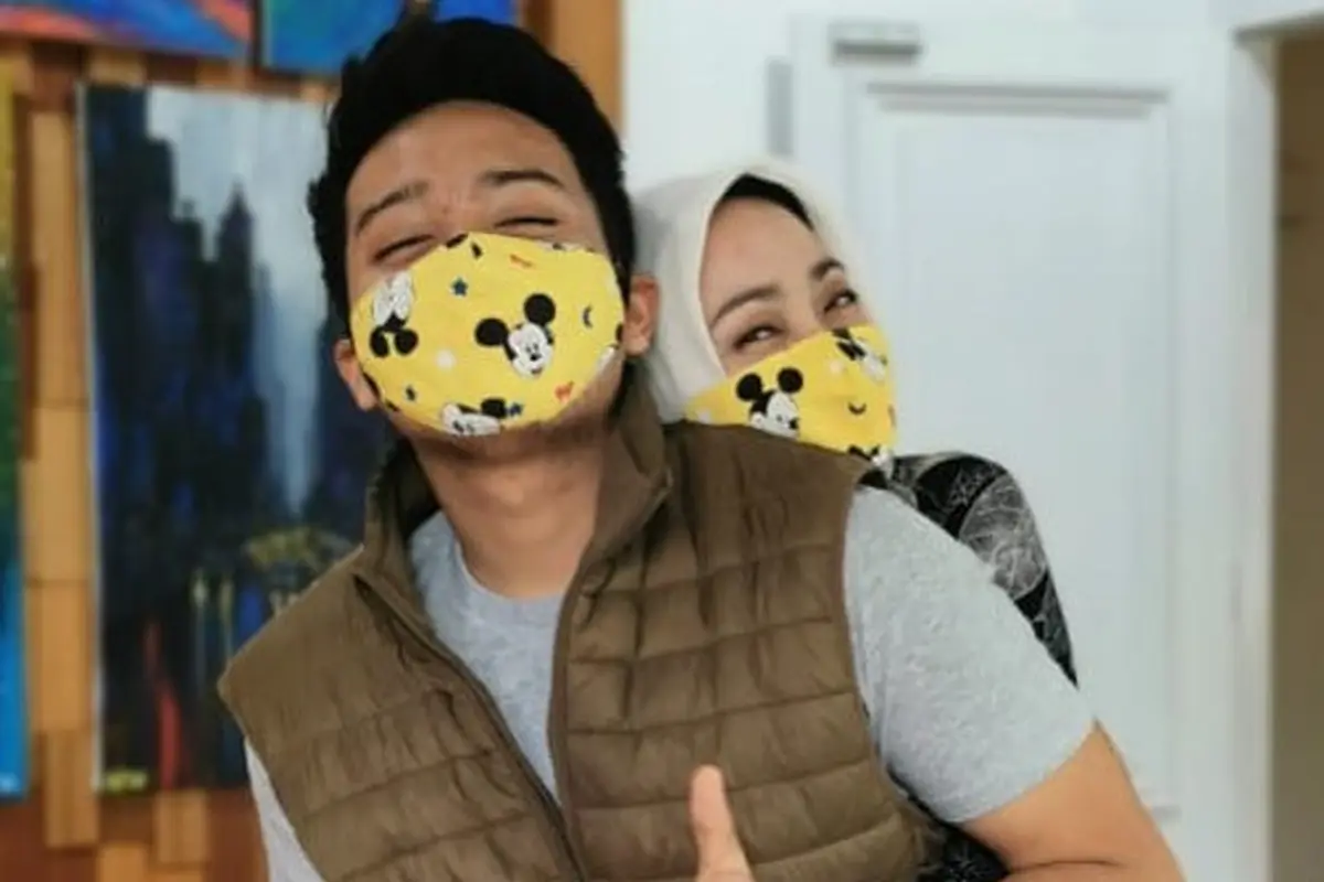 Atalia Praratya, istri Ridwan Kamil, pernah mendoakan anak sulungnya, Emmeril Khan Mumtadz (https://www.instagram.com/p/CAT71GKnN3b/)