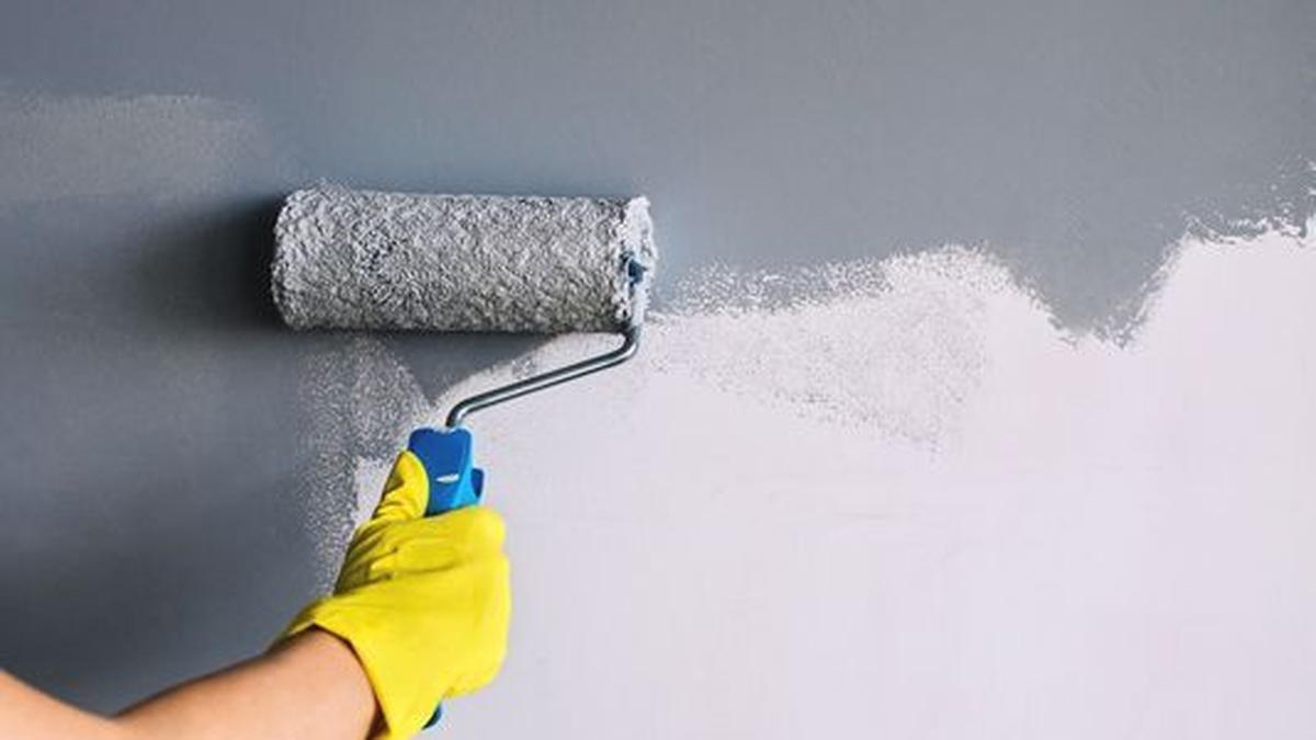 Cara Mengatasi Cat Tembok Berkapur agar Dinding Kembali Mulus dan Tahan Lama