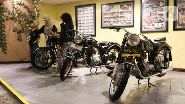 Melihat Koleksi Kendaraan Antik di Museum Angkut Kota Batu