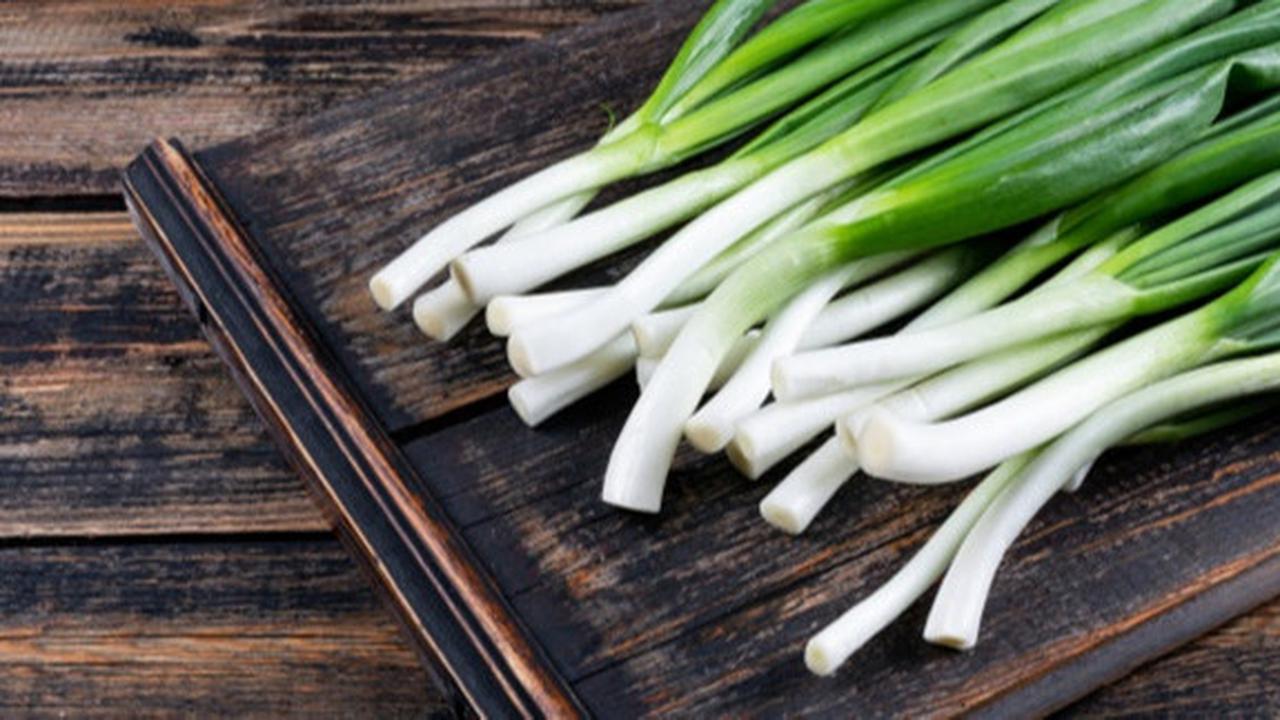 Manfaat Kesehatan Konsumsi Daun Bawang
