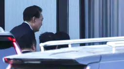 Yoon Suk Yeol ditangkap terkait upayanya memberlakukan darurat militer meski hanya berlaku singkat yang menjerumuskan Korea Selatan ke krisis politik. (Korea Pool/AFP/South Korea Out)