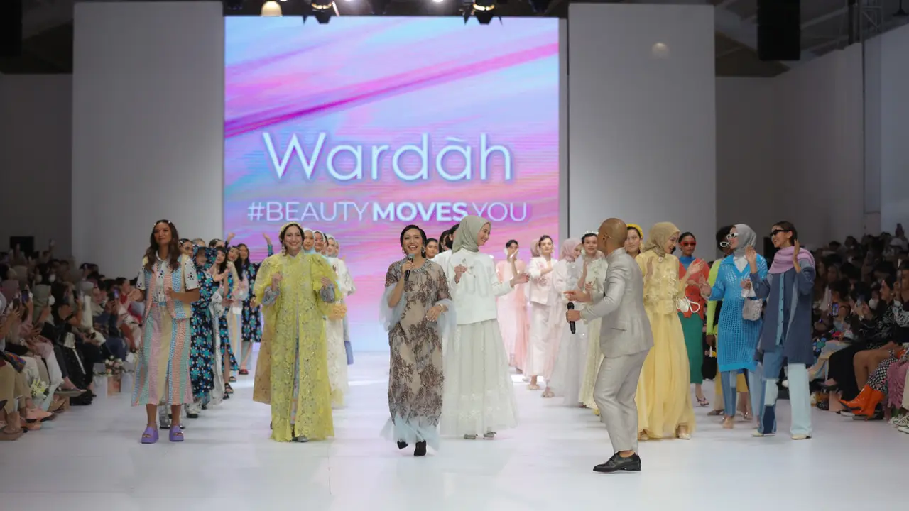 Warna-warni Karya 7 Desainer Lokal di Panggung JFW 2023 Persembahan Wardah