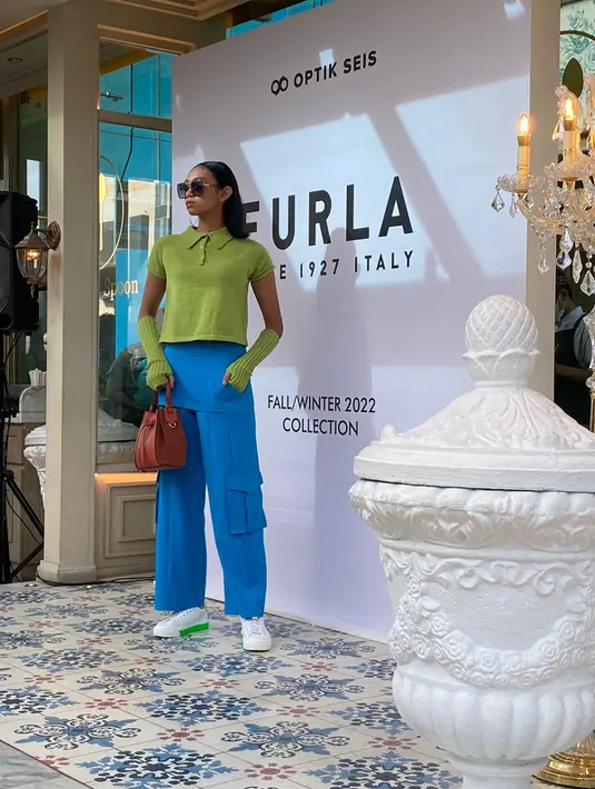 <p>Dengan koleksi Musim Gugur Musim Dingin 2022 yang baru nafas baru terlihat menghebus segar. Furla menjadikan kebebasan sebagai ciri khasnya, ditujukan kepada seorang wanita teguh yang tidak membatasi ekspresi dirinya. / Foto: Adinda Tri Wardhani.</p>