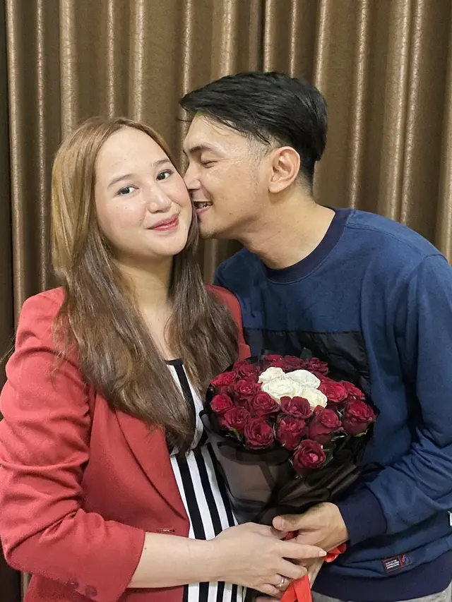 Segera Melahirkan, Ini 7 Potret Reiner Manopo dan Adisty Juniar yang Tampil Kompak