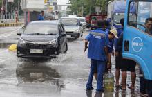 FOTO: Mesin Pompa Dikerahkan, Banjir Mangga Dua Kini Surut