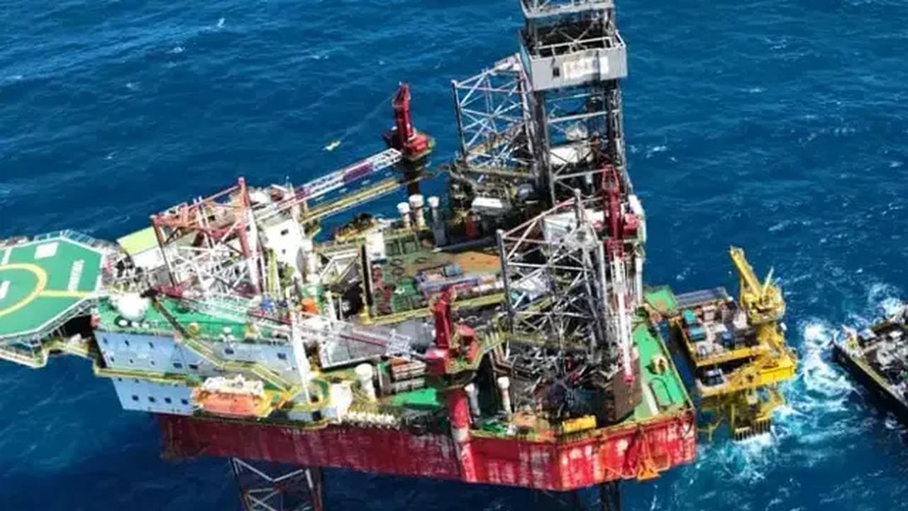 Bahlil tidak mempermasalahkan apakah BUMN atau swasta yang mengelola, selama itu masih perusahaan nasional untuk menjadi prioritas agar kedaulatan energi dapat dikelola dengan baik.&nbsp;