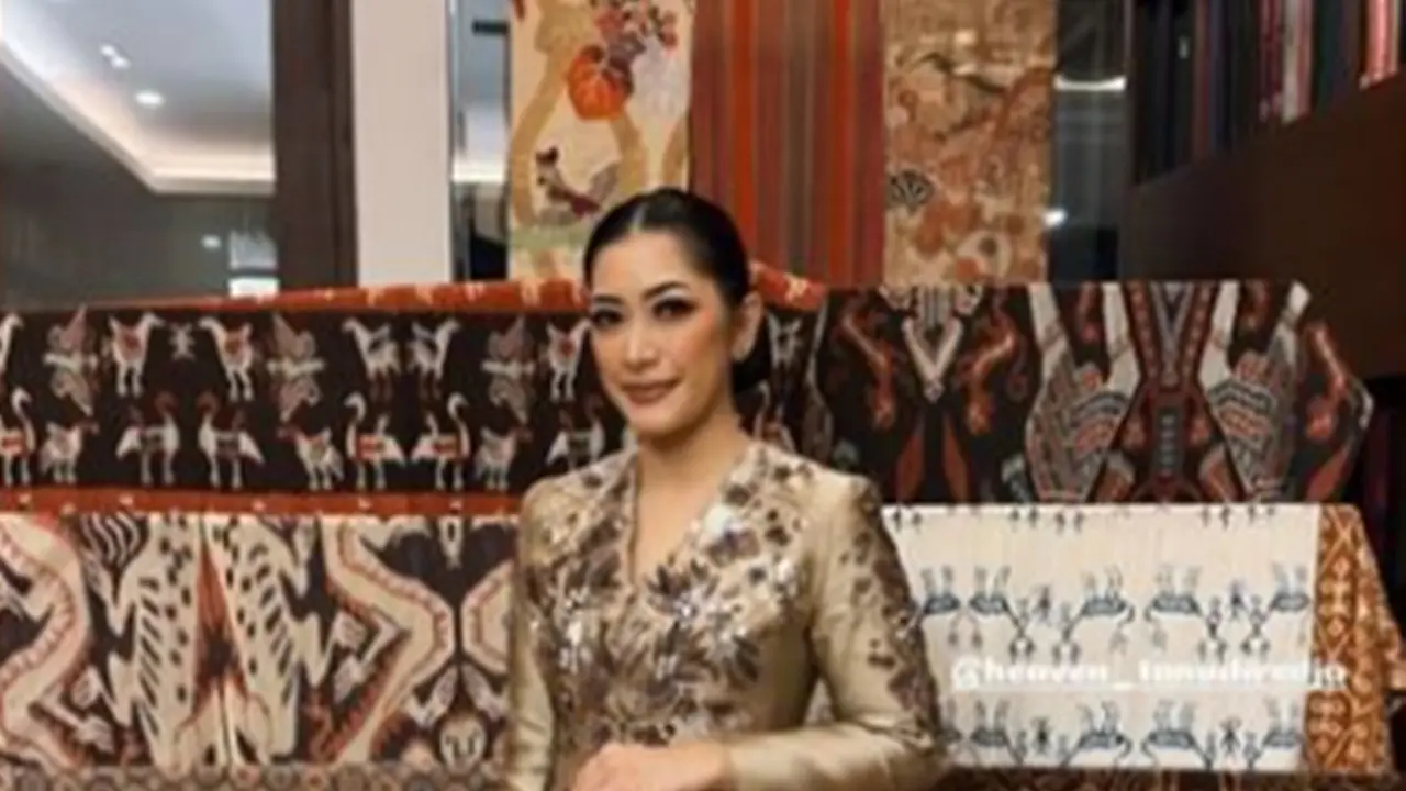 Potret Penampilan Aliya Rajasa di Pertunangan Adik, Tampil Memesona dengan Kebaya
