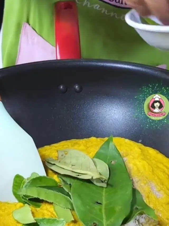 Bukan Diungkep, Begini Cara Goreng Ayam Agar Lembut dan Bumbu Terserap Sempurna