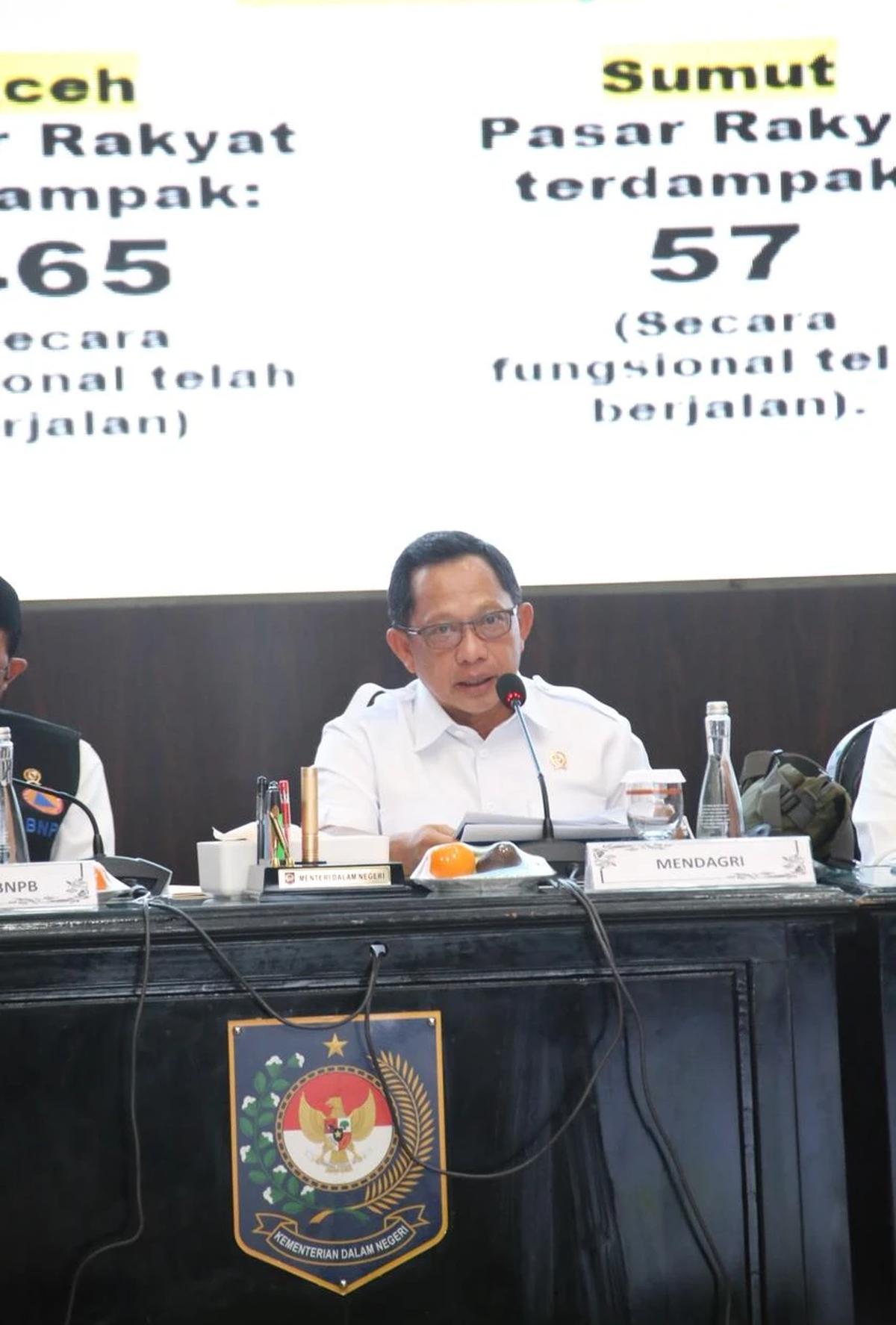 Kasatgas Percepatan Rehabilitasi dan Rekonstruksi Pascabencana di Wilayah Sumatera Muhammad Tito Karnavian saat Konferensi Pers