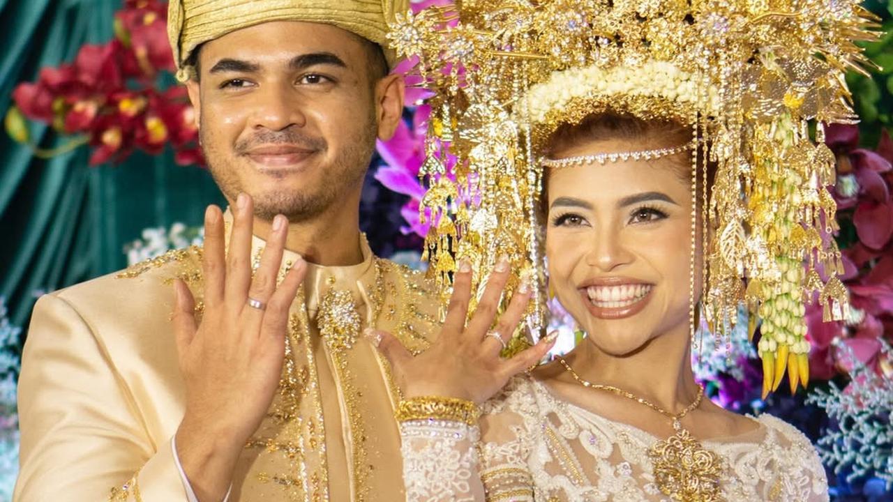 7 Potret Cantik Marshanda di Pernikahan Sang Adik, Tampil Flawless - Cantiknya Natural Meski Tanpa Filter
