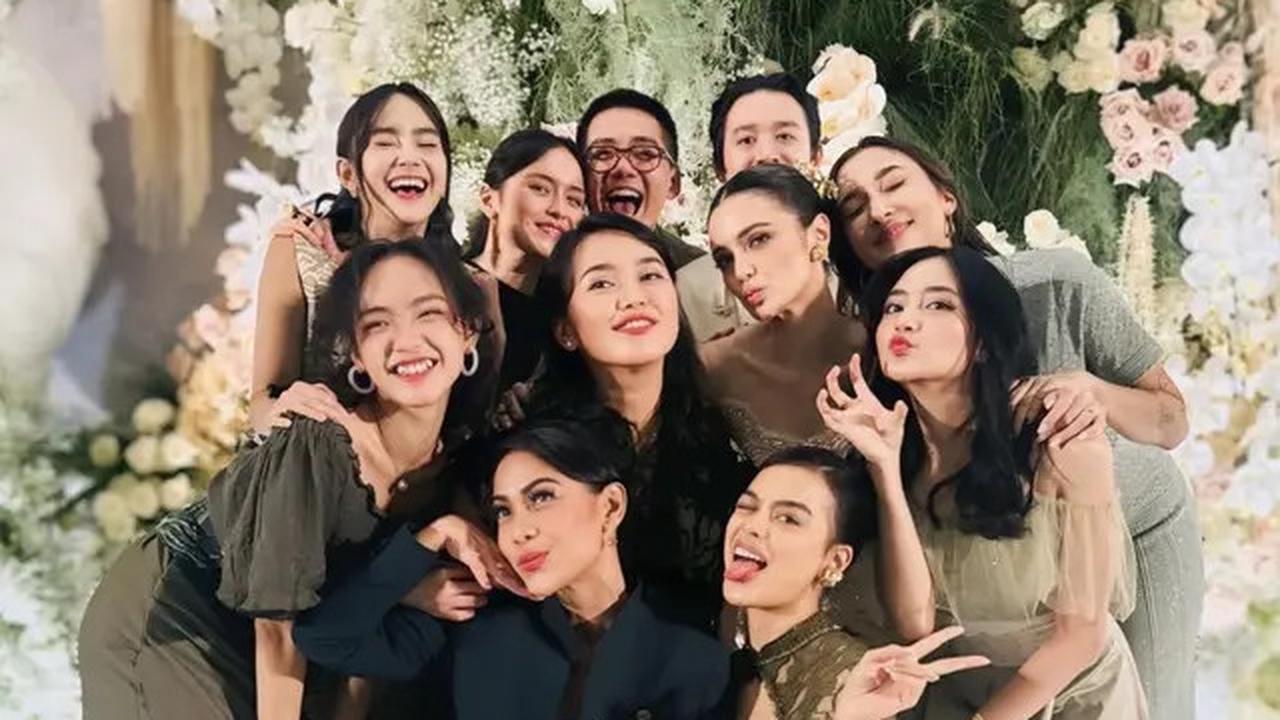 8 Adu Gaya OOTD Kondangan Para Artis saat Hadir di Resepsi Pernikahan Amanda Rawles di Jakarta, Eva Celia hingga Beby Tsabina