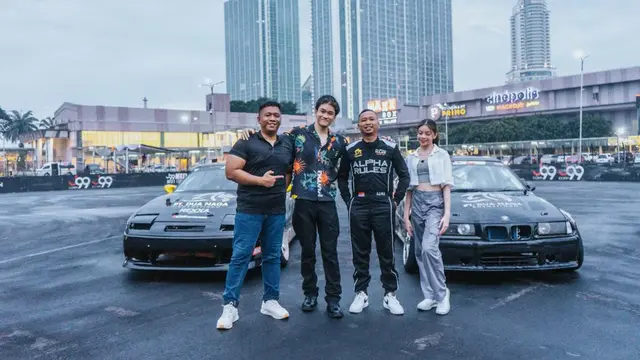 Azka Corbuzier dan Alpha Rules Drift Team