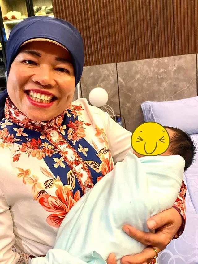 6 Potret Haji Faisal Jenguk Baby Ameena, Bak Keluarga Sendiri