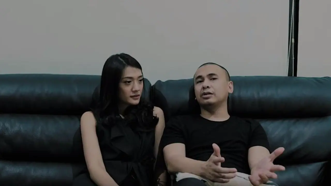 Raditya Dika dan Anissa Aziza