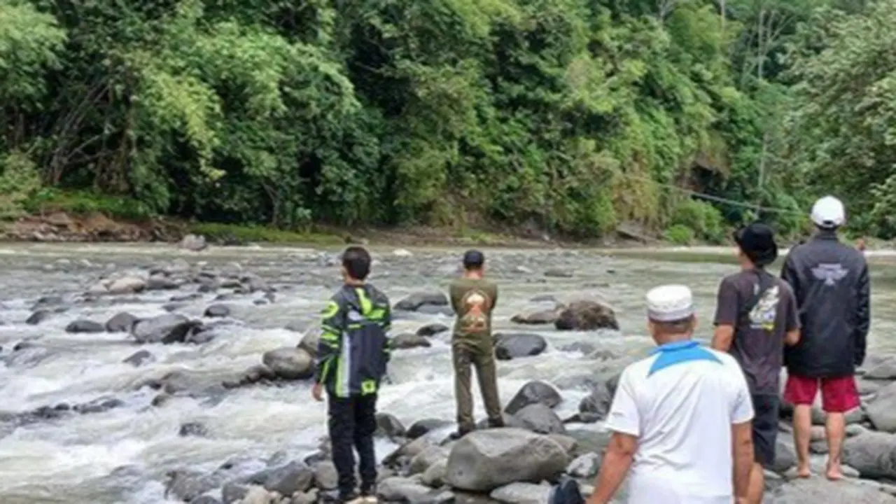 Pencarian bocah di Cianjur tenggelam di sungai. (Istimewa)