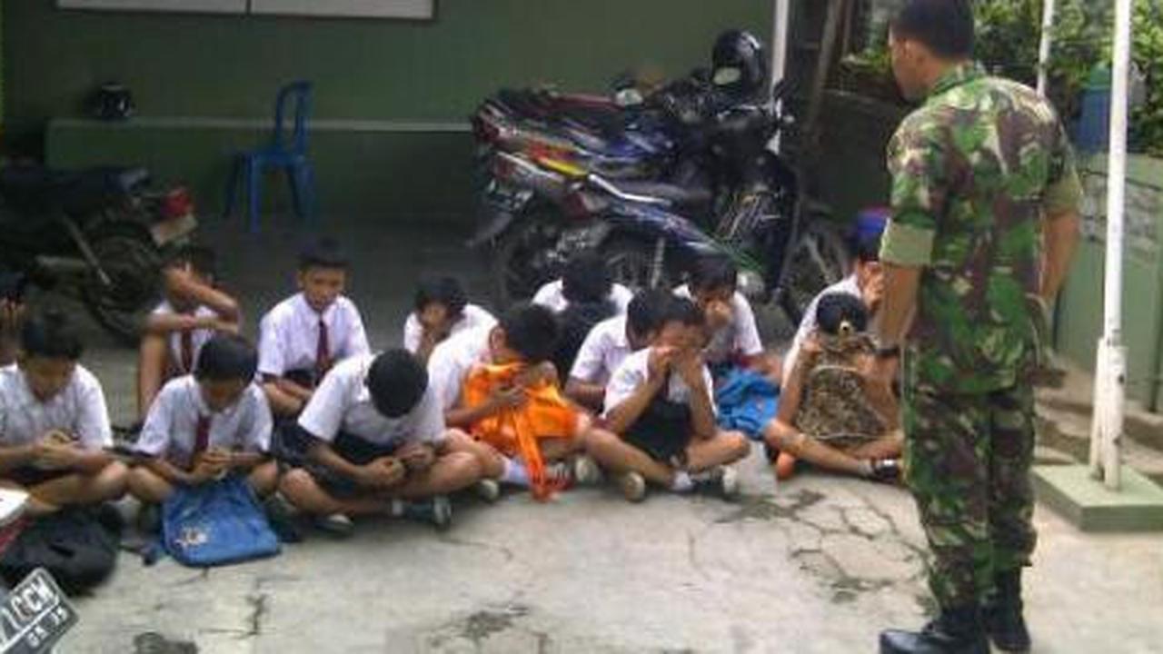 Tertangkap saat tawuran, anak SD menangis dibawa ke Koramil