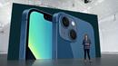 Kaiann Drance dari Apple memamerkan iPhone 13 baru selama acara khusus Apple di Apple Park di Cupertino, California (14/9/2021). Apple resmi meluncurkan iPhone terbarunya dalam acara bertajuk "California Streaming" yang digelar secara virtual, Rabu (15/9/2021) dini hari WIB. (Brooks Kraft/Apple Inc.