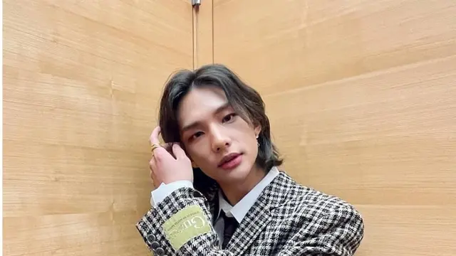 Potret 6 Idol KPop yang Tampil Lebih Tampan dengan Rambut Panjang