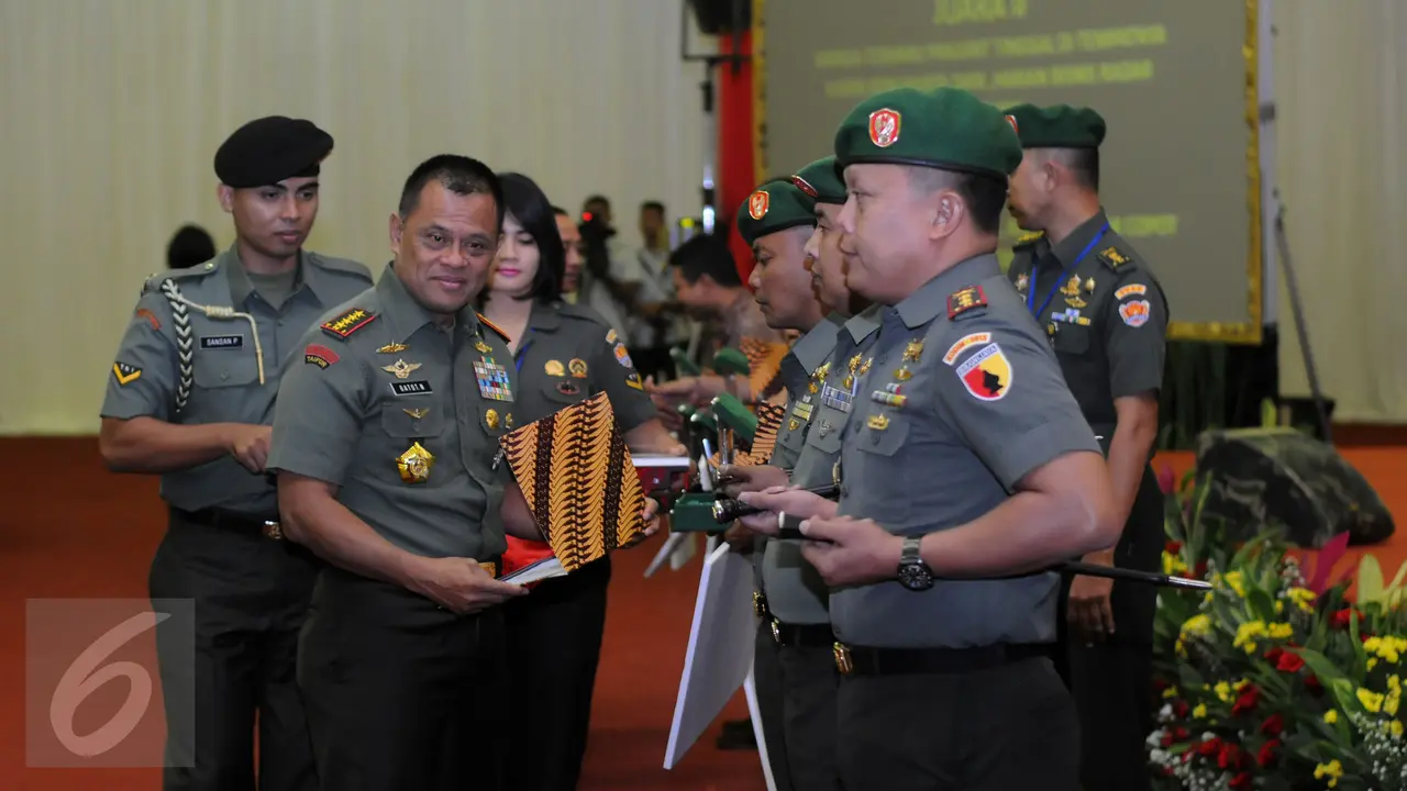 20151203-Usai Buka Paripurna TMD ke-36, Panglima TNI Gatot Nurmantyo Silaturahmi dengan Mantan Petinggi TNI-Jakarta