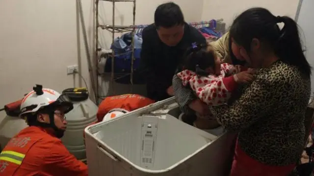 Bocah 6 Tahun Terjebak di Mesin Cuci, 7 Petugas Damkar Dikerahkan
