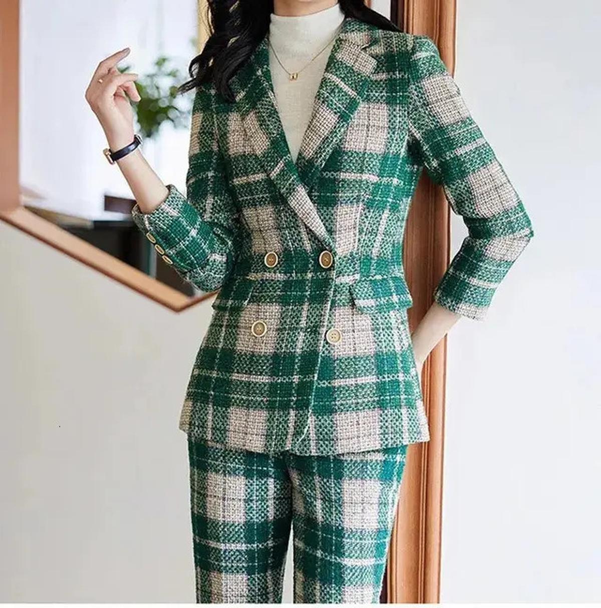 5 Inspirasi Model Jas Wanita Modern dan Elegan untuk April 2025