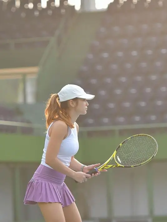 Tak sedikit dari mereka kagum dengan body goals adik Keenan Pearce itu. [instagram/pevpearce]