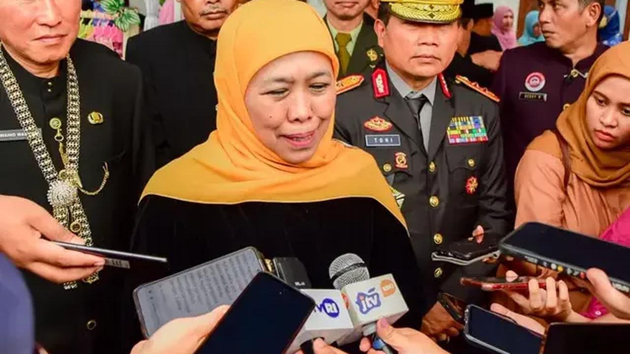 Maka itu, mengenai wacana menjadi Cawapres bukan keputusan Khofifah sepihak. Tetapi dia menunggu keputusan bersama antarpartai politik.