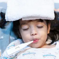 Tips mengompres anak yang demam./Copyright shutterstock.com