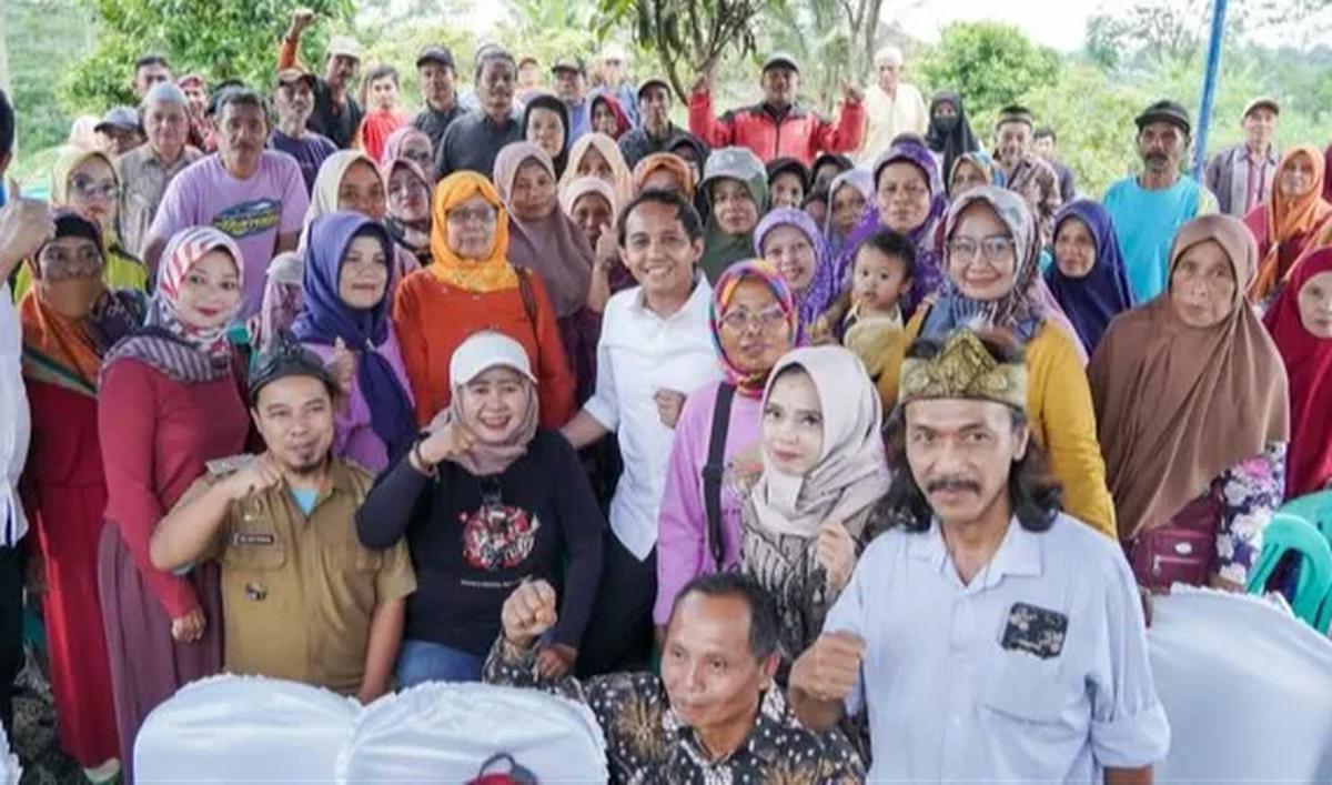 Menanggapi hal tersebut, Raja Juli Antoni menjelaskan, dalam Islam terdapat tradisi kedermawanan berupa menyisihkan sebagian harta untuk umat. Namun demikian, seringkali tanah wakaf tidak tercatat dengan baik.