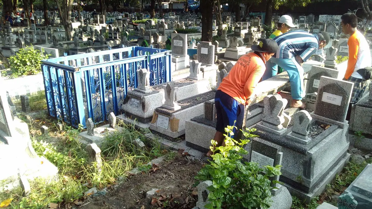 Proses penggalian liang lahat Freddy Budiman