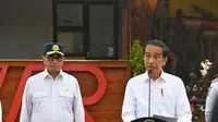 Presiden Joko Widodo (Jokowi) didampingi Menteri Perhubungan Budi Karya Sumadi meresmikan Bandara Ewer di Kabupaten Asmat, Papua Selatan, Kamis (5/7/2023). (Dok Kemenhub)