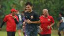 Bek Persija Jakarta, Rezaldi Hehanusa mengikuti latihan perdana Persija Jakarta usai menjuarai Piala Menpora 2021 menjelang bergulirnya Liga 1 di National Youth Training Centre (NYTC) Sawangan Depok, Kamis (20/5/2021). (Foto: Dok. Persija Jakarta)