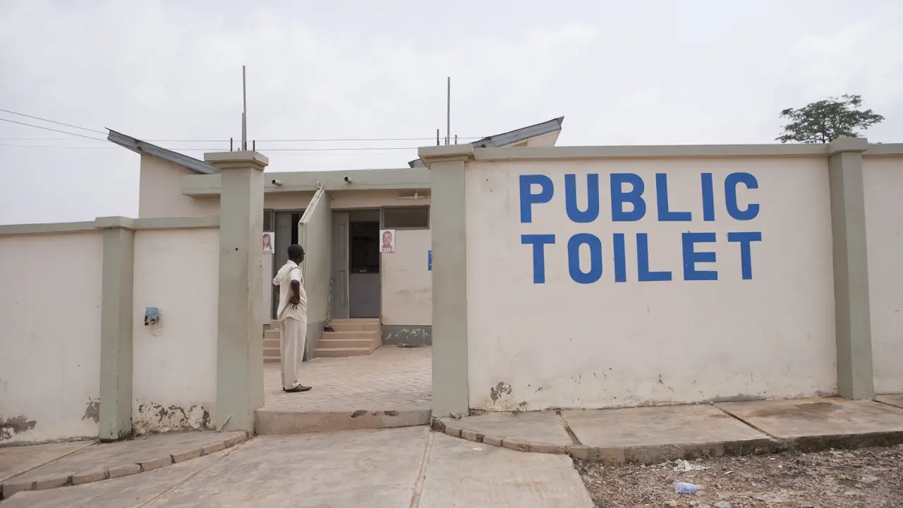[Bintang] Heboh Bikin Toilet Rp700 Juta, Ini 6 Toilet Termahal di Dunia