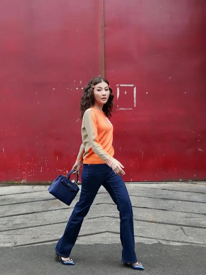 8 Potret OOTD Warna Cerah ala Sarwendah, Tampil Kekinian bak ABG di Usia 33 Tahun